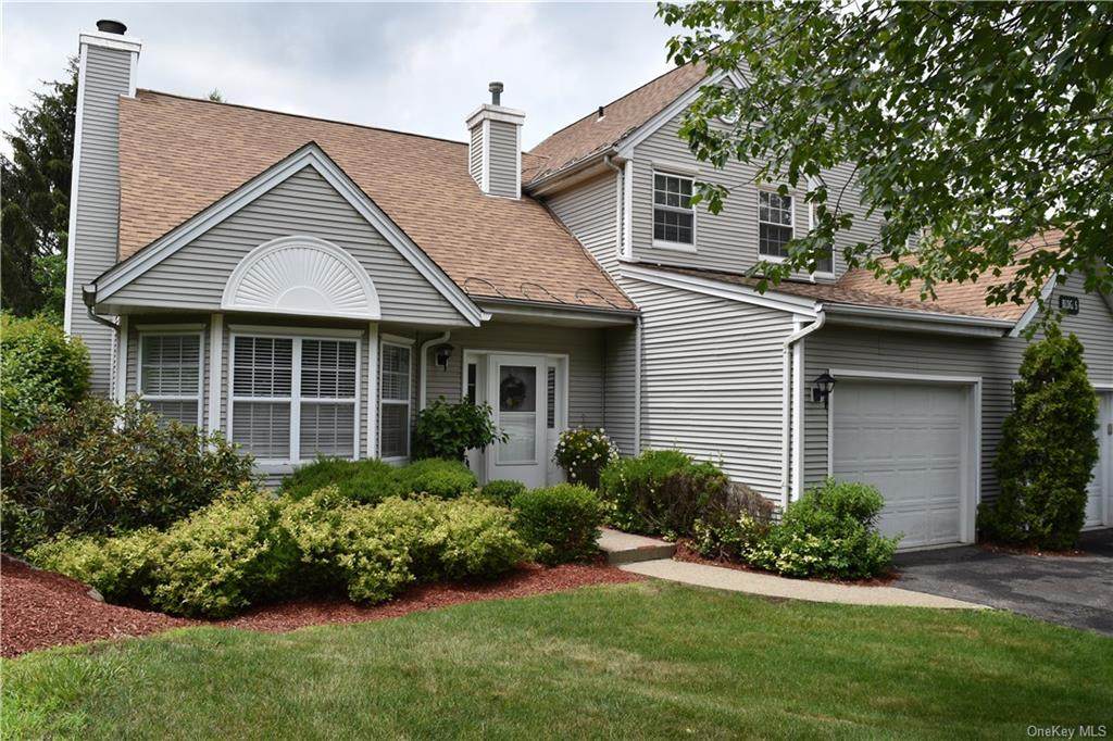 1077 Washington Green - Photo 1