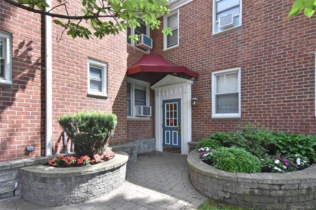 8 Bryant Crescent - Photo 1