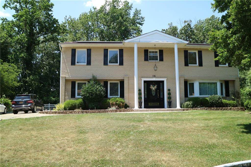 136 Penn Court - Photo 1