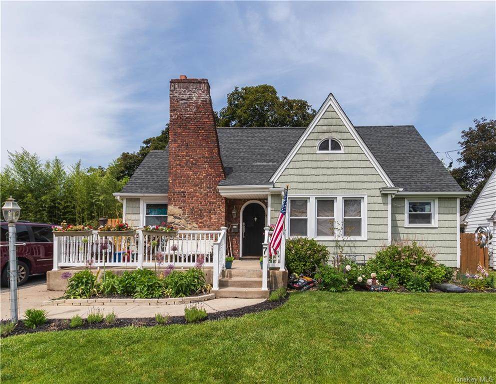 7 Crestwood Boulevard - Photo 1