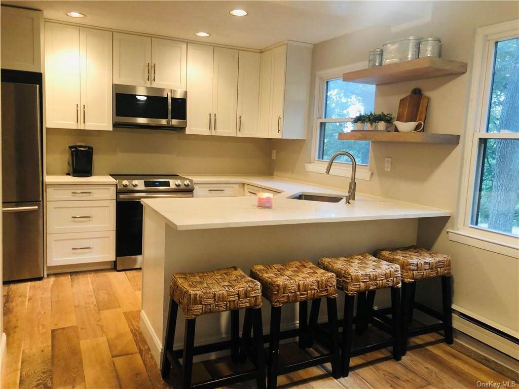 552 Sierra Vista Lane - Photo 1
