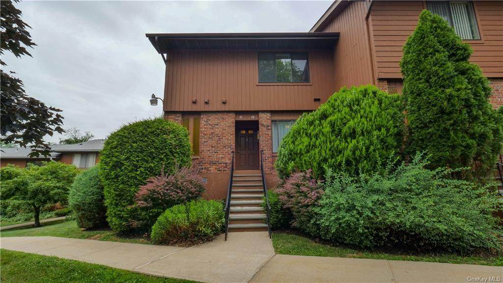 40 Coachlight Square - Photo 1