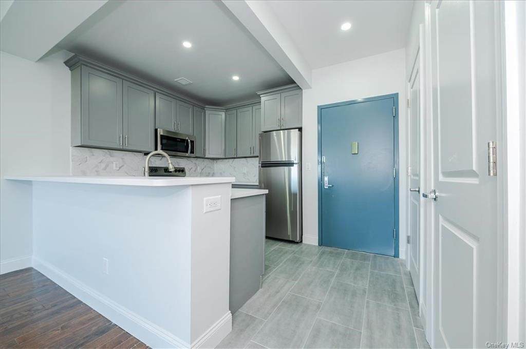 2115 Burr Avenue - Photo 1