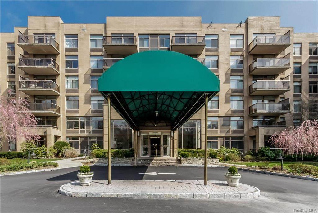 35 Chatsworth Avenue - Photo 1