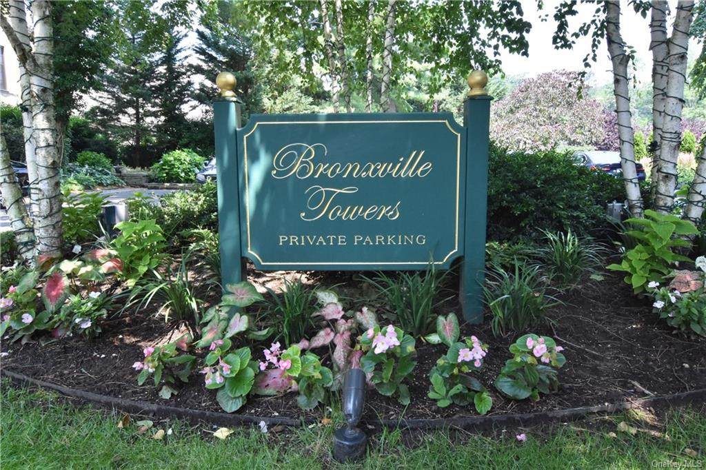 5 Tanglewylde Avenue - Photo 1