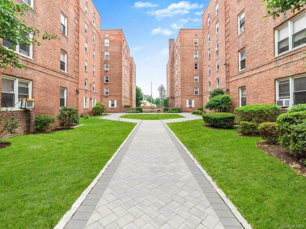60 Locust Avenue - Photo 1