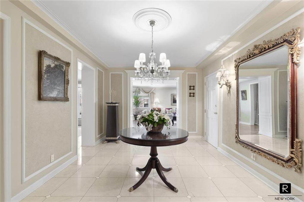 710 Park Avenue - Photo 1