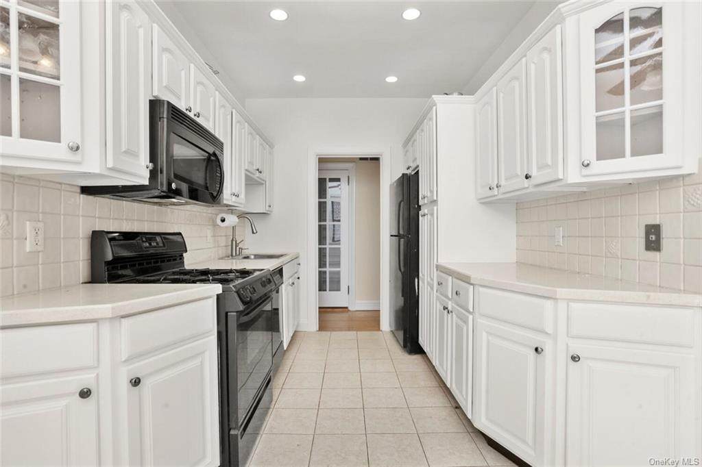 143 Garth Road - Photo 1
