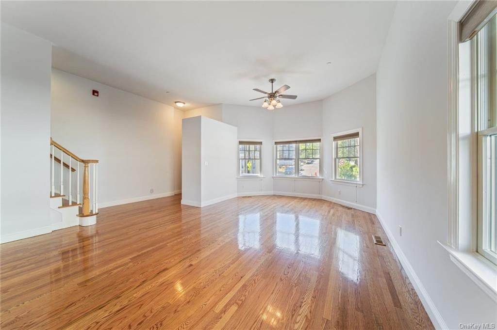 207 Ashford Avenue - Photo 1