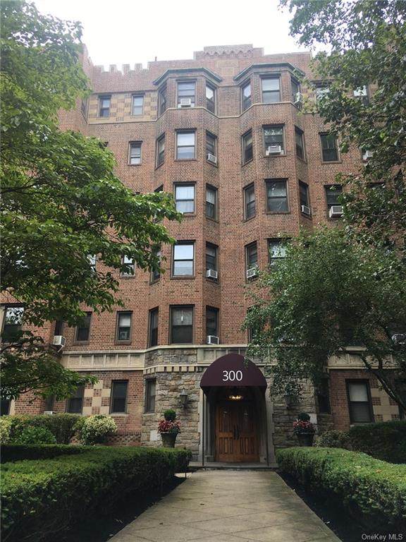 300 Main Street - Photo 1