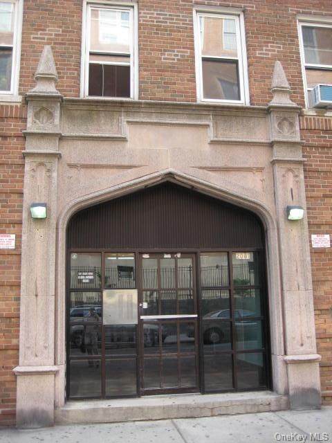 2081 Cruger Avenue - Photo 1