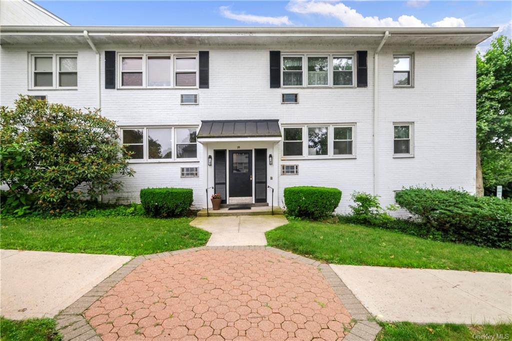 95 Avon Circle - Photo 1