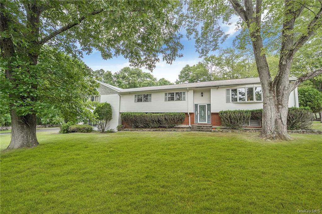 16 Susan Drive - Photo 1