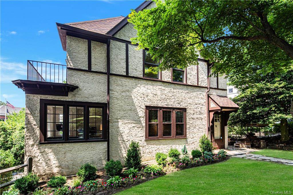 11 Deshon Avenue - Photo 1