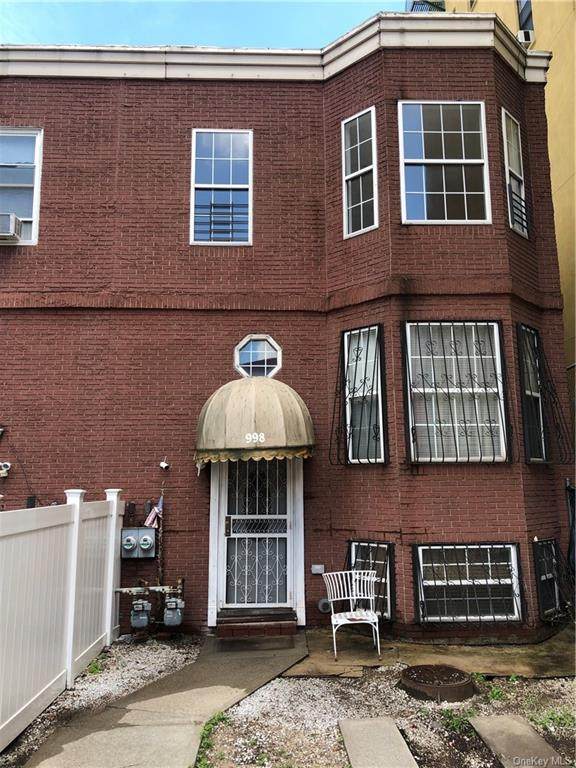 998 Intervale Avenue - Photo 1