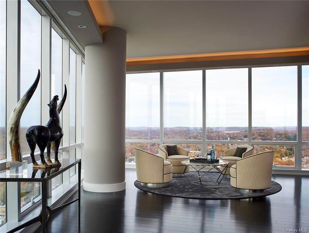 5 Renaissance Square - Photo 1