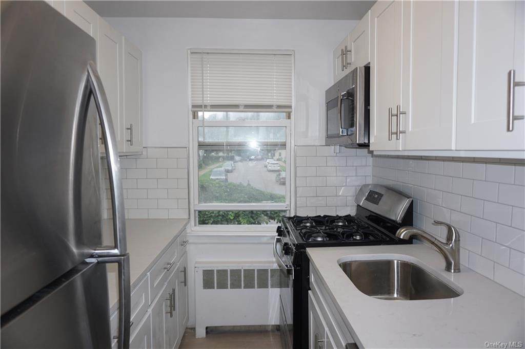 101 Carpenter Avenue - Photo 1