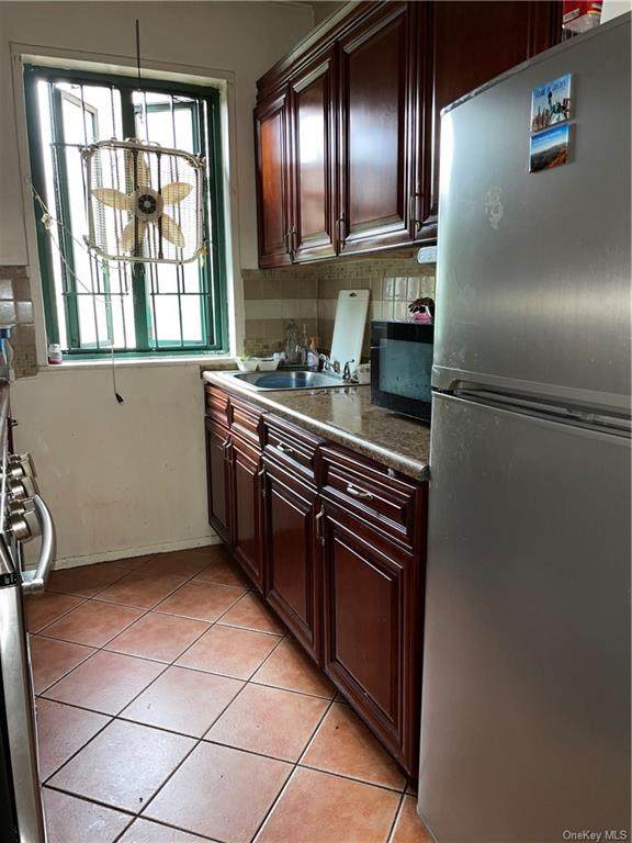 1569 Metropolitan Avenue - Photo 1