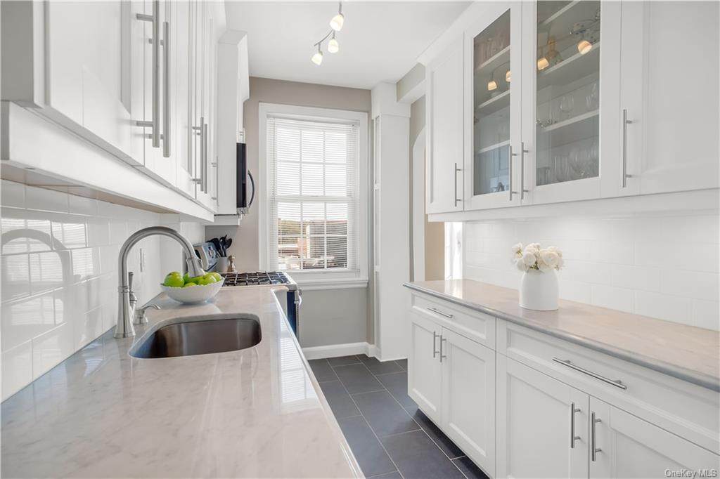 3 Tanglewylde Avenue - Photo 1
