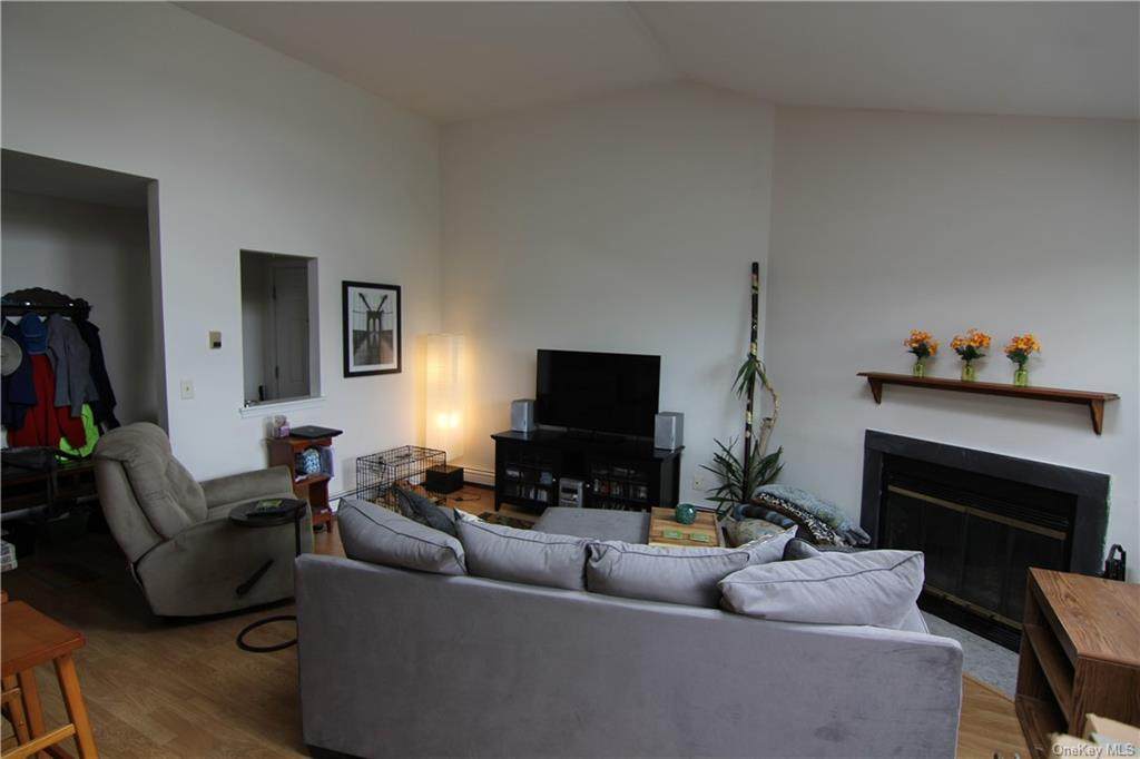 4 Lexington Hill - Photo 1
