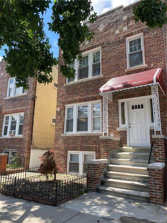 2563 St Raymond Avenue - Photo 1