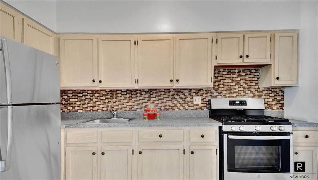 122 117th Street - Photo 1