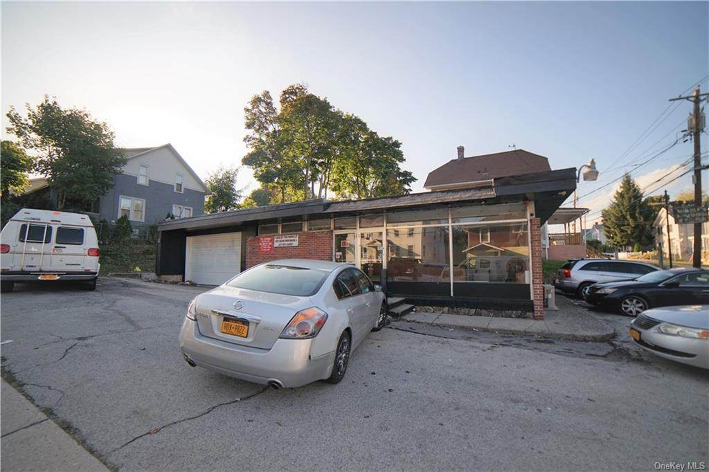 107 Academy Avenue - Photo 1