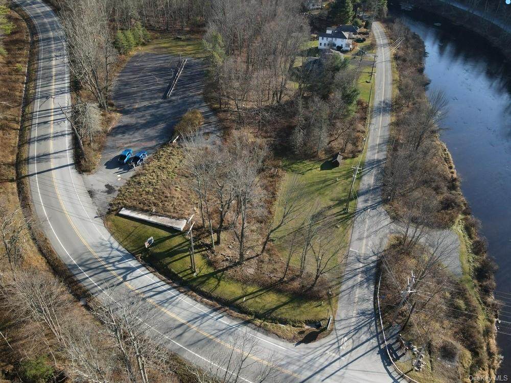 452 Bridgeville Road - Photo 1