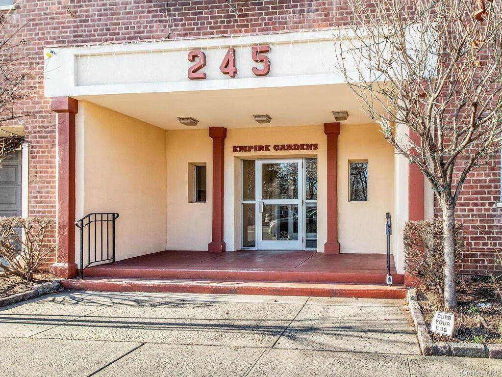 245 Bronx River Road - Photo 1