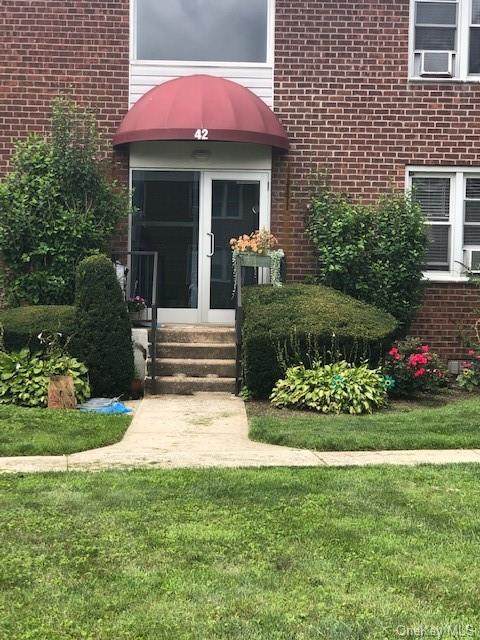 42 Winchester Avenue - Photo 1