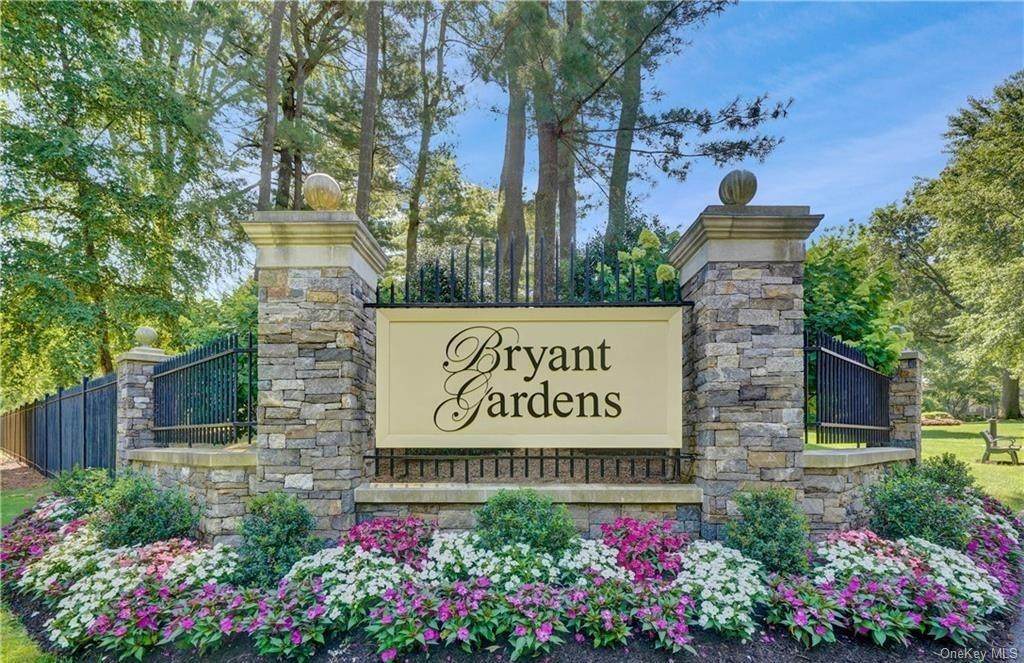 9 Bryant Crescent - Photo 1