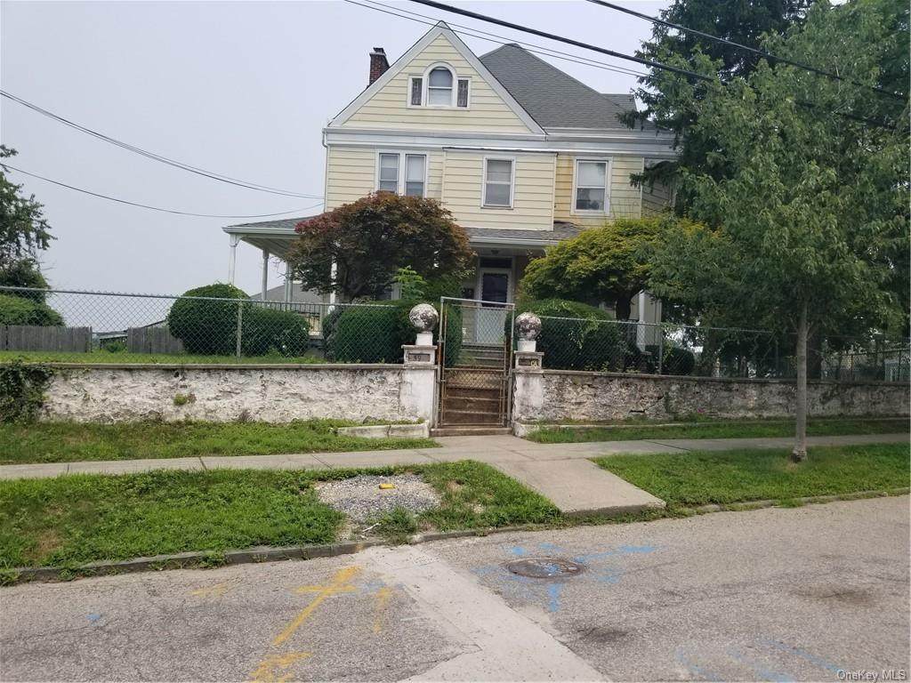 59 Underhill Street - Photo 1