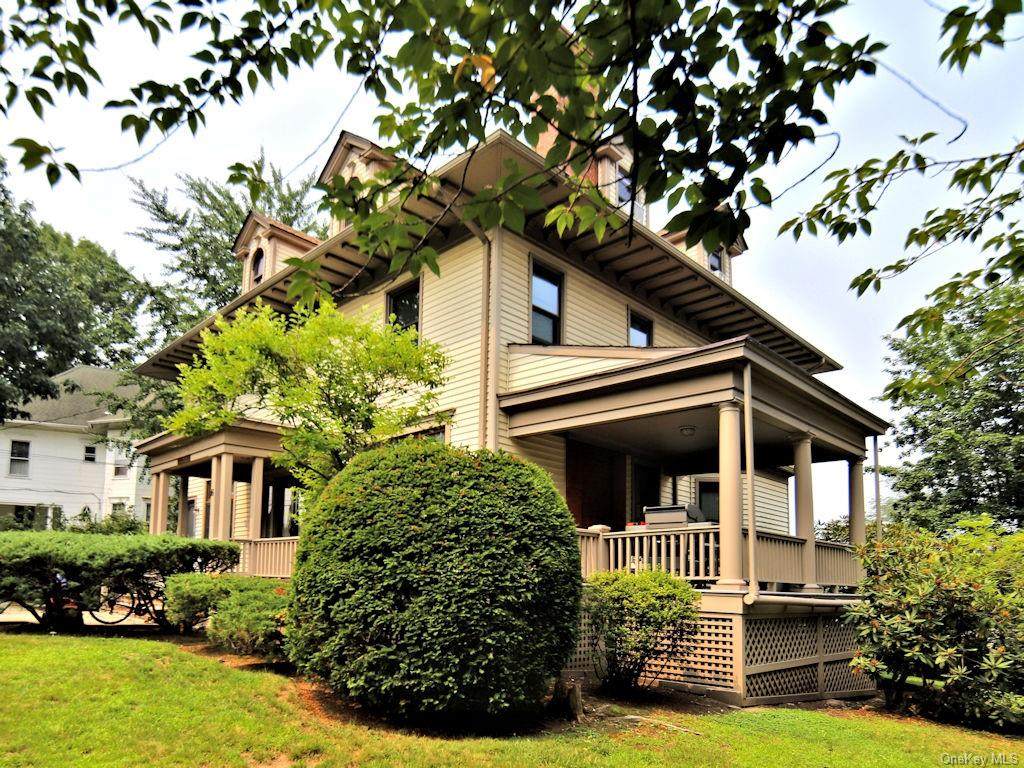 16 Ridgeview Avenue - Photo 1