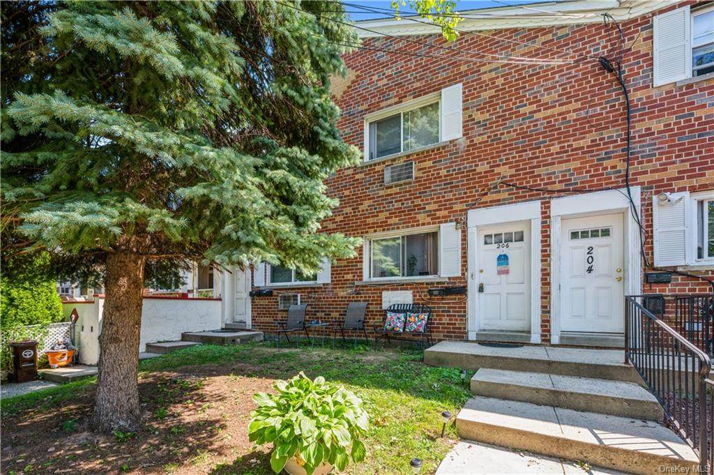 206- 208 Balcom Avenue - Photo 1