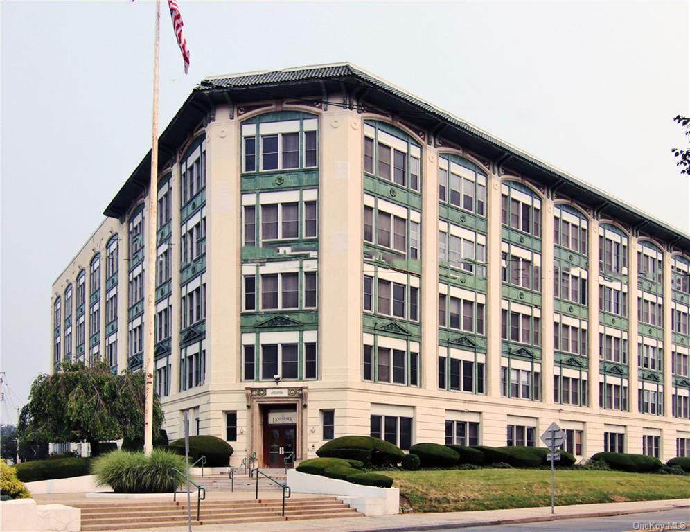 1 Landmark Square - Photo 1