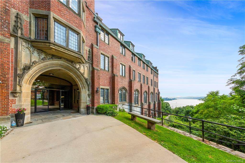 405 Chateau Rive - Photo 1