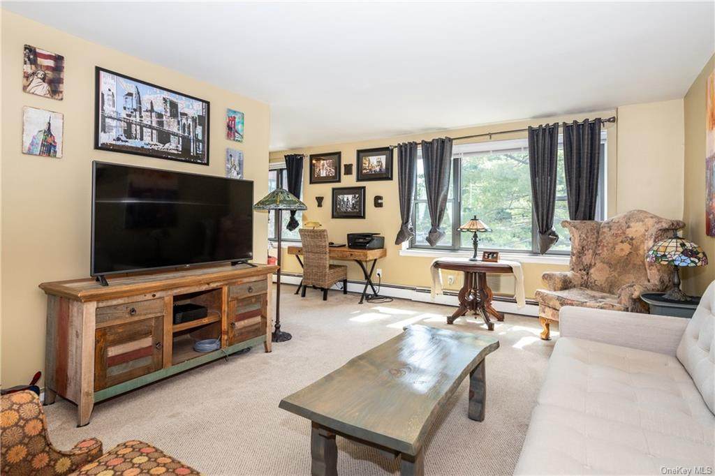 77 Carpenter Avenue - Photo 1