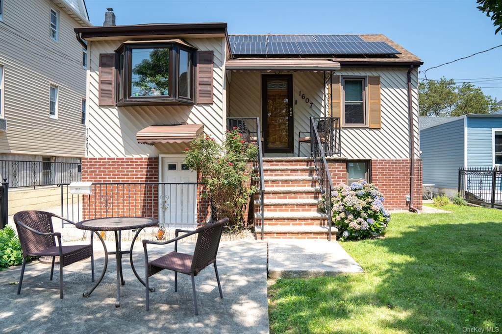 1607 Hammersley Avenue - Photo 1