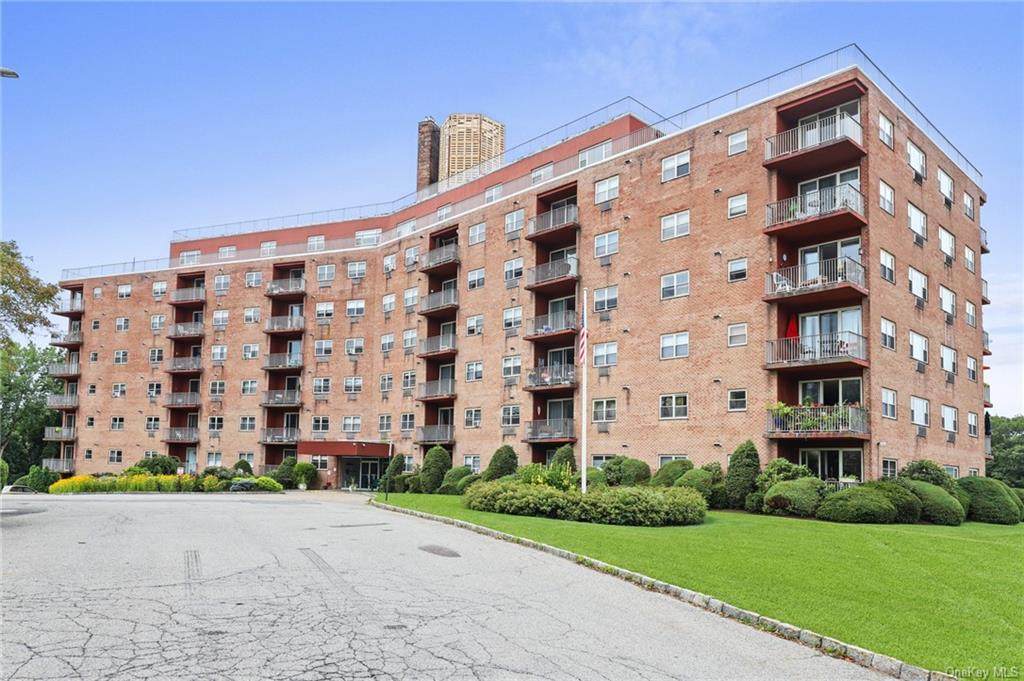 1 Lakeview Avenue - Photo 1