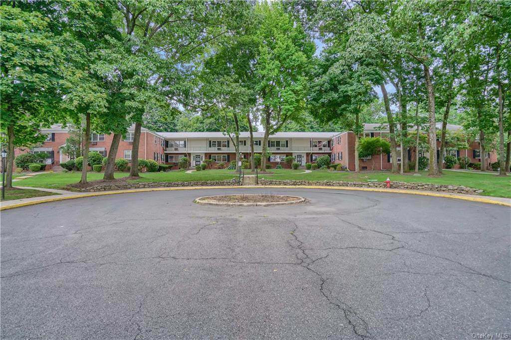 14 Sussex Court - Photo 1