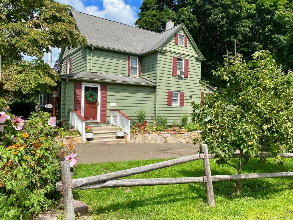 6 Academy Avenue - Photo 1
