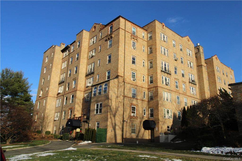 490 Bleeker Avenue - Photo 1