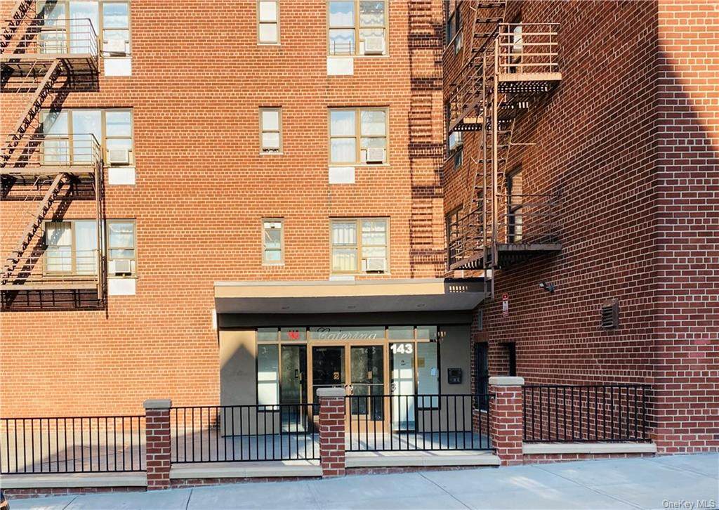 143 Bruce Avenue - Photo 1