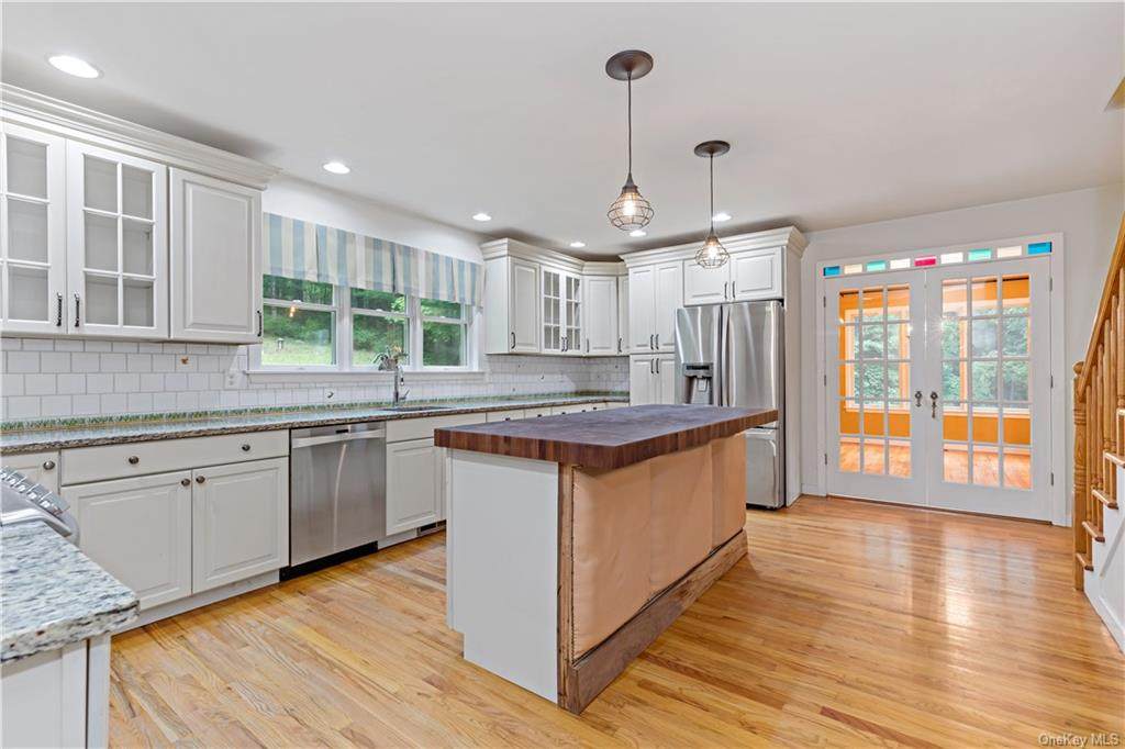 1004 East Mountain South Road - Photo 1