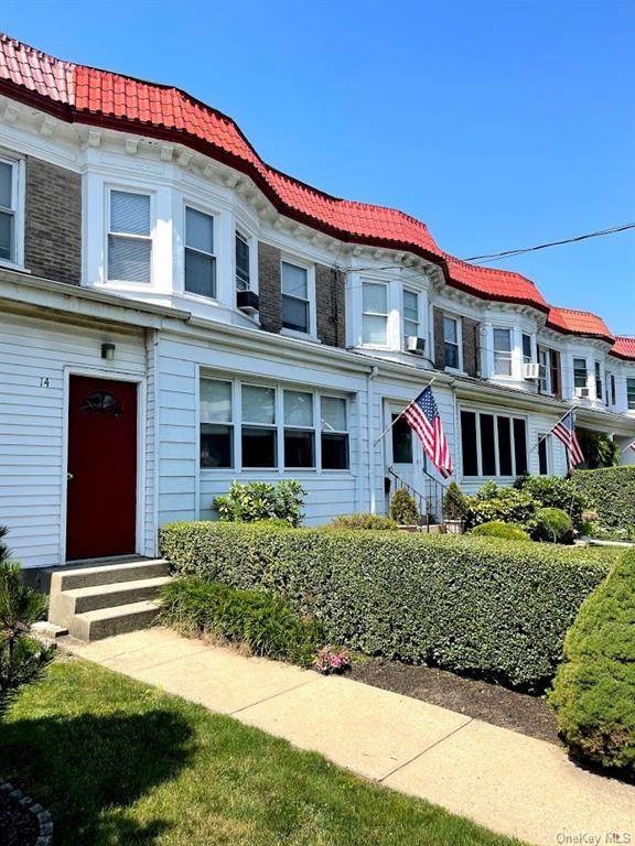 14 Stephenson Boulevard - Photo 1