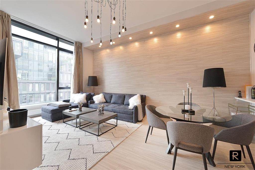 255 Hudson Street - Photo 1
