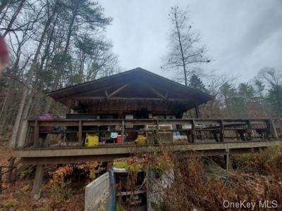 586 3rd Avenue - Luxton Lake Avenue - Photo 1