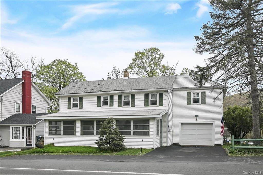 1390 Kings Highway - Photo 1