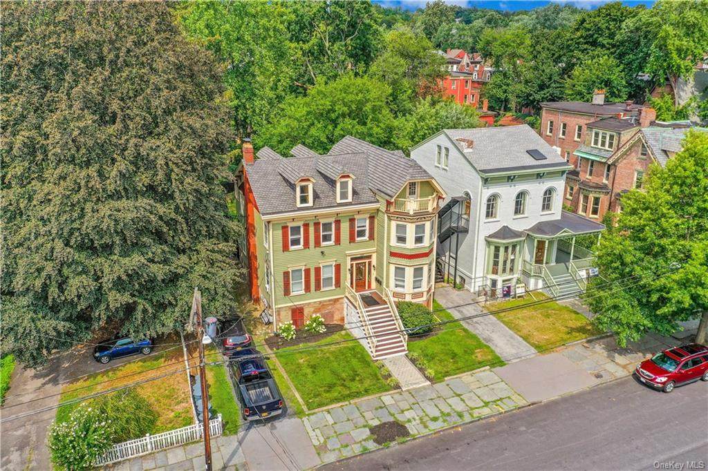 185 Grand Street - Photo 1
