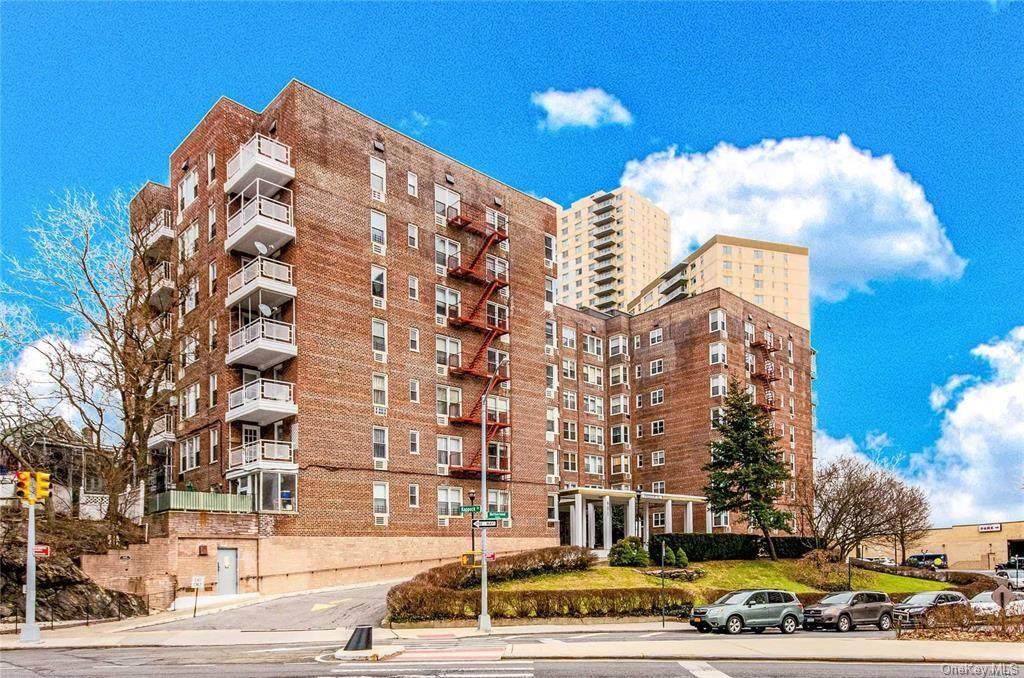 601 Kappock Street - Photo 1